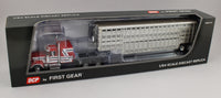 DCP 1:64 *RED & WHITE* MACK Super Liner Flattop Vintage Wilson Livestock Trailer