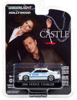 1:64 GreenLight *HOLLYWOOD R30* CASTLE 2006 Dodge Charger LX NYPD Police *NIP*