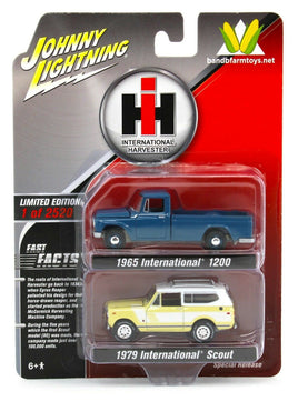 Johnny Lightning IH INTERNATIONAL 1979 Scout & 1965 1200 Pickup SET #1 *NIP*