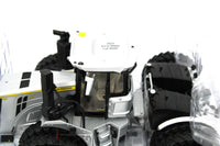 2022 FARM SHOW ERTL 1:32 *JOHN DEERE* Model 9R 590 *SILVER CHASE TRACTOR* NIB