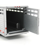 1:64 GreenLight *BLACK* 2018 Chevrolet Silverado Dually w/LIVESTOCK TRAILER NIP