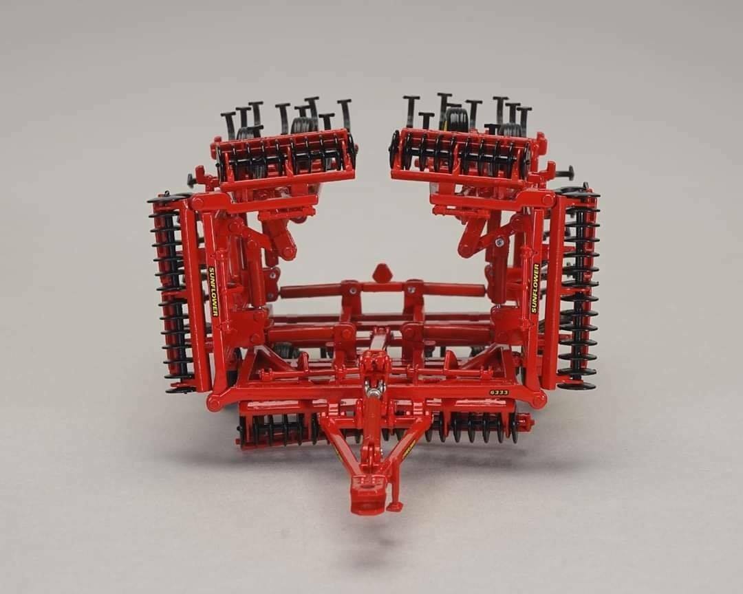 2020 NEW 1:64 SpecCast *SUNFLOWER* Model 6433 SPLIT-WING LAND