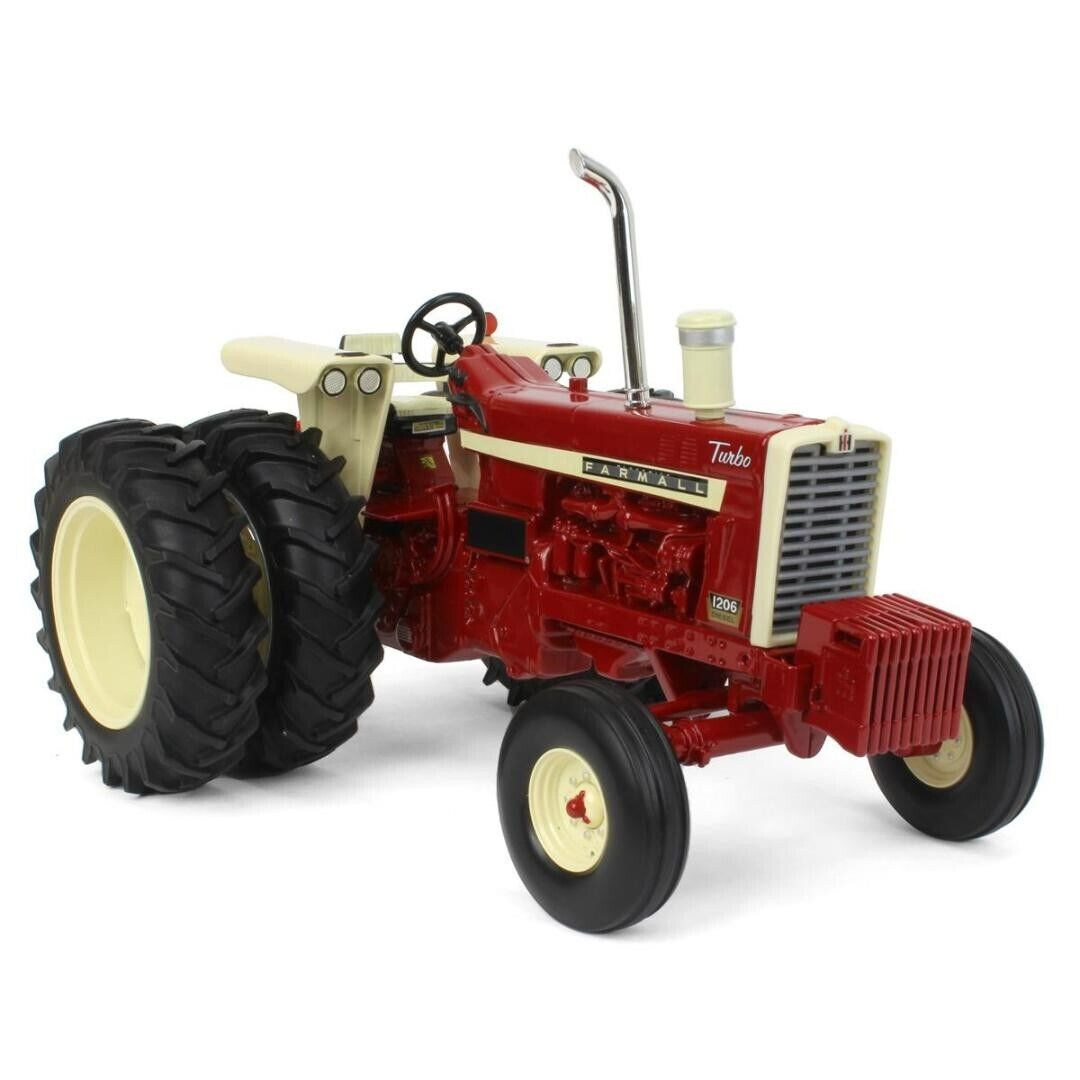 Britains IH Farmall 1206 Limited Edition - De Boer Britains IH Farmall 1206 Limited Edition - De Boer