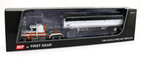 
              DCP 1:64 *WHITE & ORANGE* FORD LTL 9000 Flattop & Wilson Grain Trailer *NIB*
            