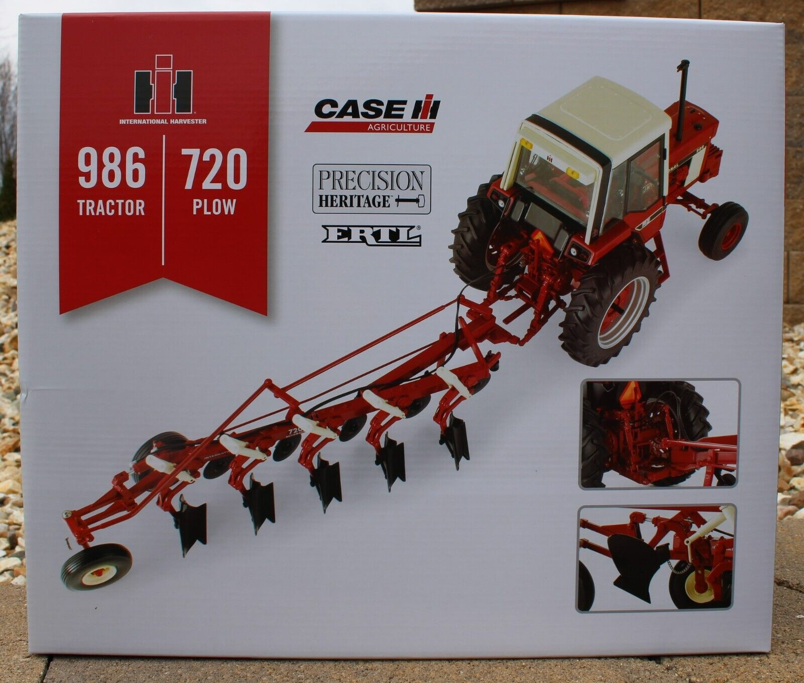 2024 ERTL 1:16 *CASE IH* International 986 Tractor w/720 PLOW