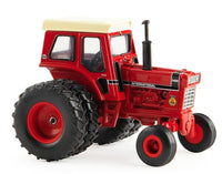 
              2024 ERTL 1:64 CASE IH *FFA EDITION* International Harvester 1466 Cab & Duals
            