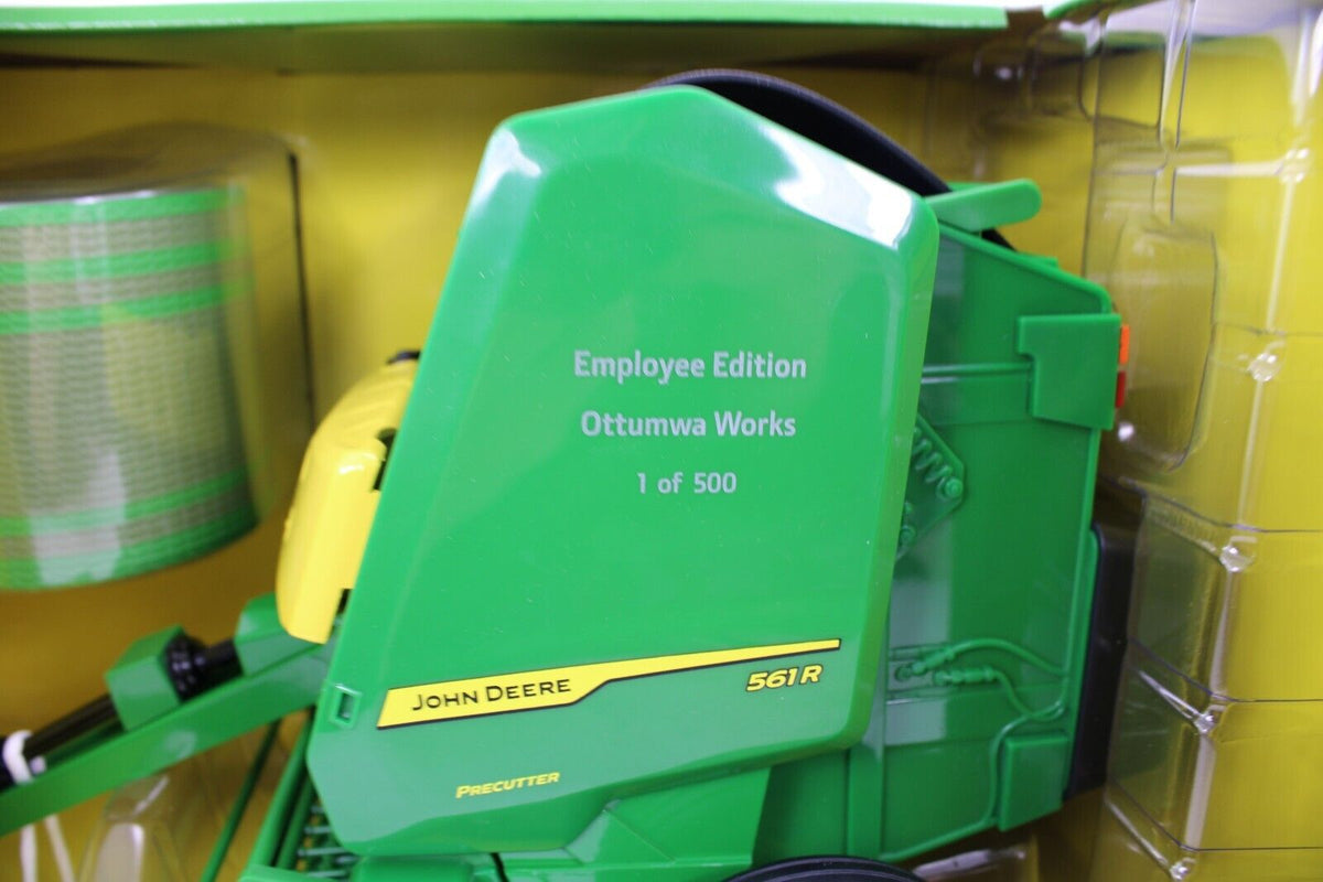 2024 ERTL 116 John Deere Model 561R Round Baler OTTUMWA WORKS EMPLOYE mc2toys