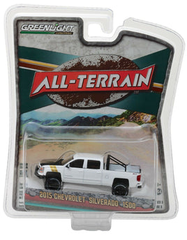 1:64 GreenLight *ALL-TERRAIN R5* White 2015 Chevrolet Silverado Lifted *NIP!*