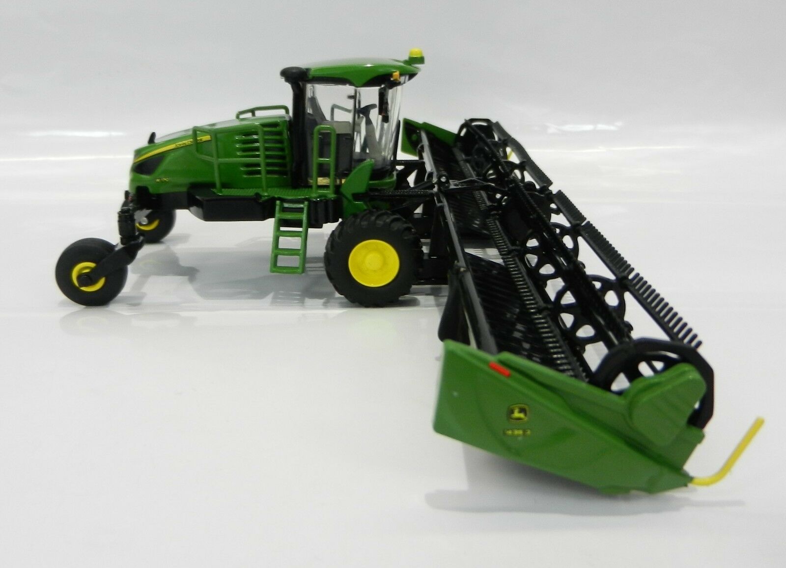 NEW 1:64 SpecCast JOHN DEERE Model W170 WINDROWER w/DRAPER HEAD *HIGH DETAIL*