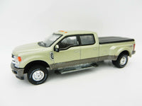 
              1:64 GreenLight *WHITE GOLD* 2018 F350 King Ranch DUALLY Pickup Truck *NIP*
            