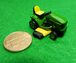 1:64 ERTL John Deere Riding Lawn Mower NEAT!