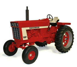 2021 NEW 1:8 Scale Models INTERNATIONAL HARVESTER 1066 Wide Front *NIB*