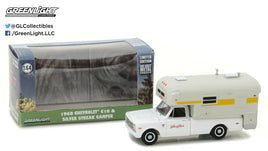 1:64 GreenLight *HOBBY EXCLUSIVE* 1968 Chevrolet C10 w/SILVER STREAK CAMPER NIB