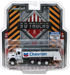 1:64 GreenLight *SD TRUCKS 5* 2018 International WorkStar *CHEVRON* FUEL TANKER