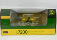 
              SpecCast 1:64 *JOHN DEERE* Model 7200 *8 ROW MAXEMERGE PLANTER w/TANKS* NIB!
            