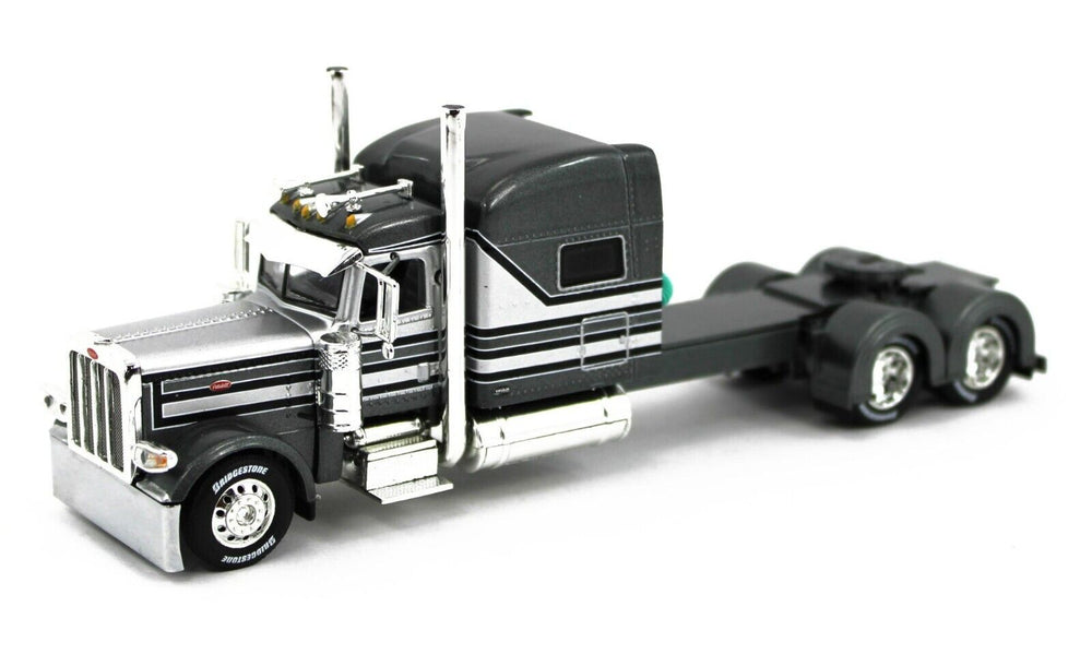 Peterbilt 389 Lowboy Triassiale – DCP 1/64 Verde Metallizzato – Bianco – Rimorchio 60-1922