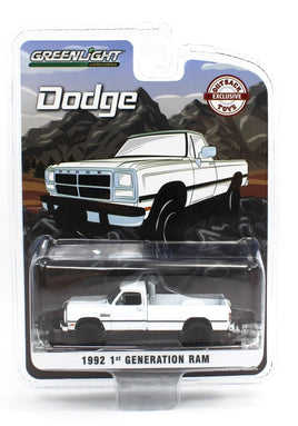 1:64 GreenLight *1st GENERATION RAM* 1992 White Pulling Truck 4x4 *NIP*